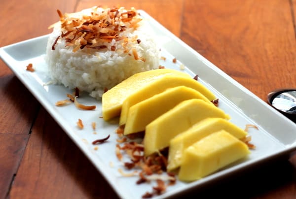 Mango with Sticky Rice on a white tray